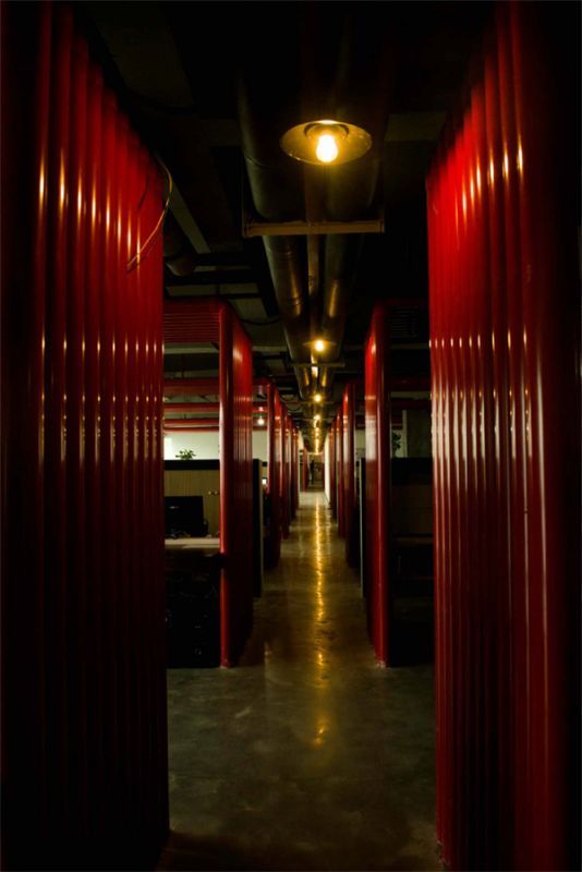 BeeLIGHTのLED電球「BD-1026C-Clear-Retro」の点灯イメージ。